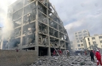 تلاش امدادگران هلال احمر برای امدادرسانی و کمک به هموطنان متأر از حملات هوایی رژیم صهیونیستی و آمریکا در میدان رسالت (7)