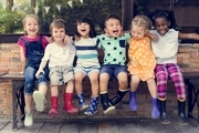 چگونه از کودکی پذیرش نژادهای متفاوت را به کودکان بیاموزیم؟