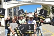 بازیگران «برکینگ بد» به جمع معترضین پیوستند