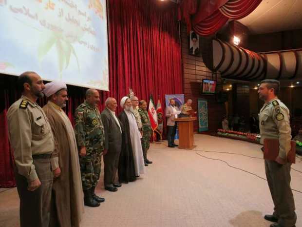 همایش تجلیل از کارکنان ممتاز ارتش در مشهد برگزار شد