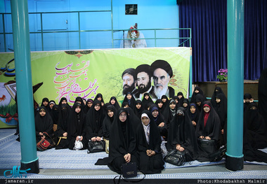 بازدید جمعی از دانشجویان جامعه المصطفی(ص) از بیت امام خمینی در جماران 