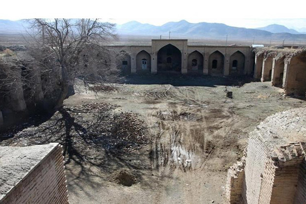 مرمت کاروانسرای تاریخی مشهد میقان اراک آغاز شد