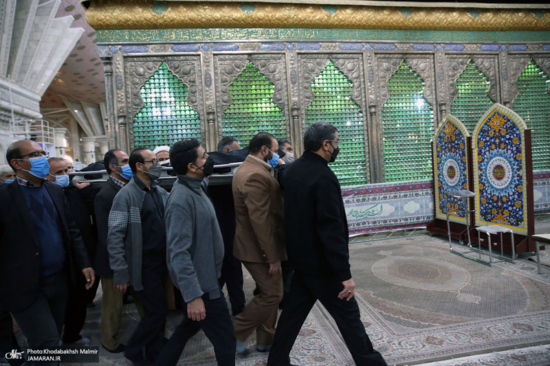 اقامه نماز بر پیکر مرحوم حاج محمد کمساری توسط سید حسن خمینی