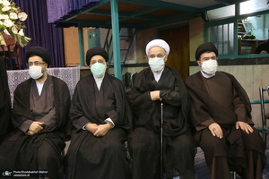 مراسم تشییع حجت الاسلام و المسلمین محتشمی پور در حسینیه جماران