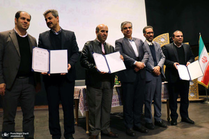 نشست مدیران و اعضای شورای ادارای استان مرکزی در بیت تاریخی امام خمینی (س)