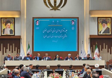 عضو هیات‌رئیسه اتاق بازرگانی خراسان رضوی: 
پروازهای شبانه و آلودگی ۲۴ ساعته هوای مشهد، زندگی شهروندان را مختل کرده است/بلاتکلیفی پروژه‌ها مشکلات مشهد را تشدید می کند