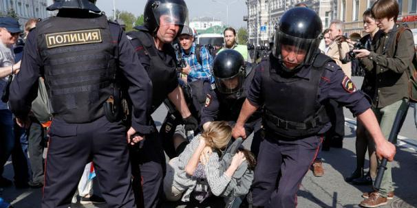 تظاهرات مخالفان رئیس جمهور روسیه و بازداشت های گسترده+تصاویر