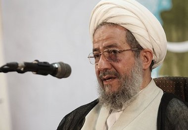 آیت الله مقتدایی: هدف دشمنان ایجاد اختلاف بین مردم و روحانیت است
