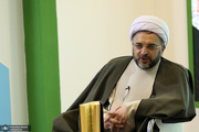 هادی سروش: امام خمینی اسلام سلطنتی را رژیم شیطانی دانسته و خطرش را از اسلام خلافتی اُموی بیشتر می‌داند