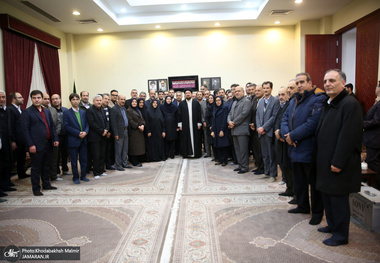 دیدار مدیرعامل، معاونان و جمعی از کارکنان  هواپیمایی هما با سید حسن خمینی 