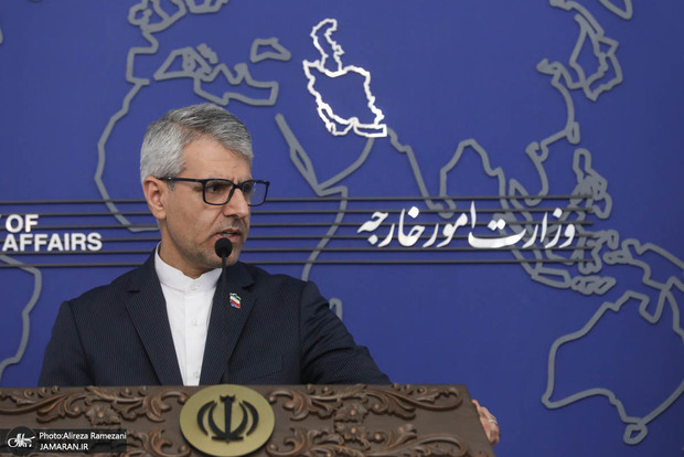 سخنگوی وزارت خارجه: تفاهم جدیدی نداریم/ توئیت آقای عراقچی در چارچوب تفاهم آتش‌بس ۱۹ فروردین بود/ تردد در تنگه هرمز بر مبنای تفاهم آتش‌‌بس ۱۹ فروردین انجام می‌شود/ محاصرۀ دریایی نقض آتش‌بس تلقی می‌شود/ ایران هیچ صحبتی در زمینه تمدید آتش‌بس انجام نداده است