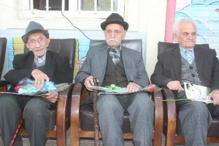 پیشکسوتان عرصه تعلیم و تربیت خلخال تجلیل شدند