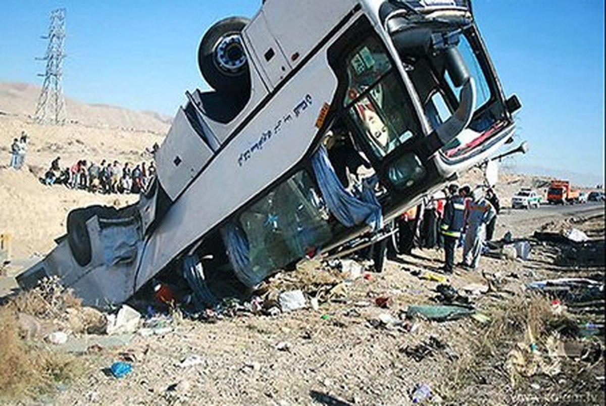 ۱۰ کشته و ۱۱ زخمی در اثر واژگونی اتوبوس در اتوبان زنجان – تبریز