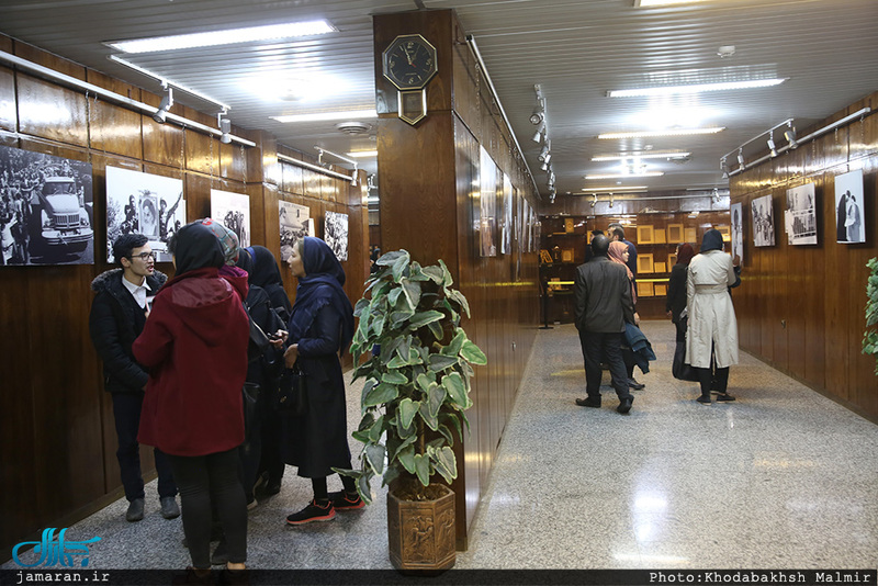 بازدید جمعی از دانشجویان زبان فارسی کشورهای خارجی از بیت امام در جماران 