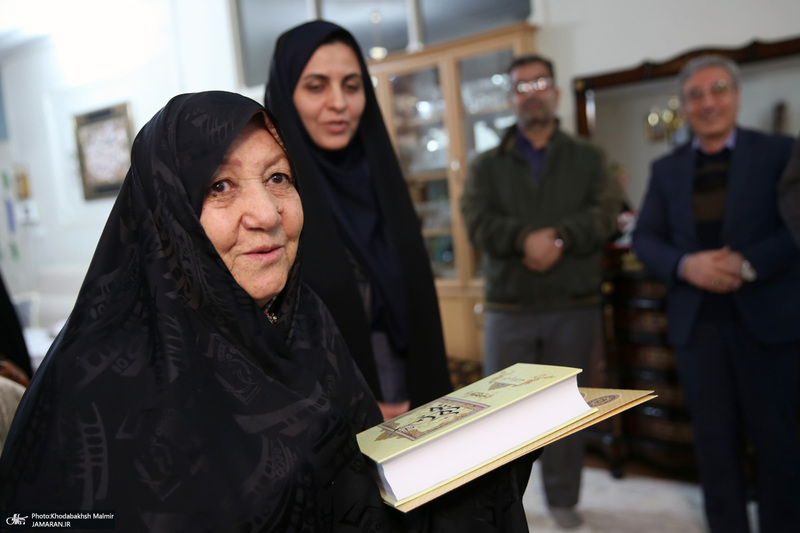 دیدار دست اندر کاران هفته فرهنگی بر استان آفتاب با خانواده شهداء