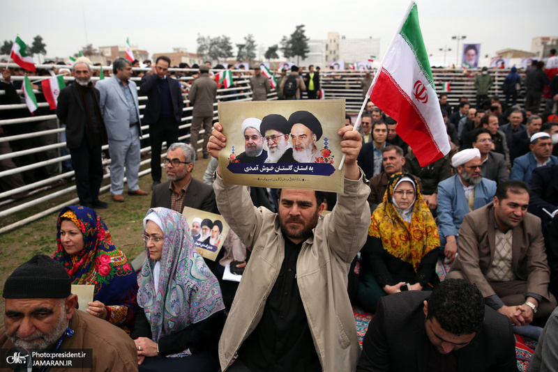 رئیس جمهور در جمع پرشور مردم در استادیوم تختی گنبد کاووس