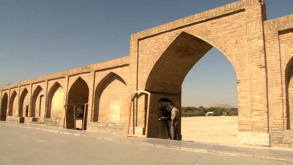 بازسازی درب و پنجره‌های سی و پل اصفهان