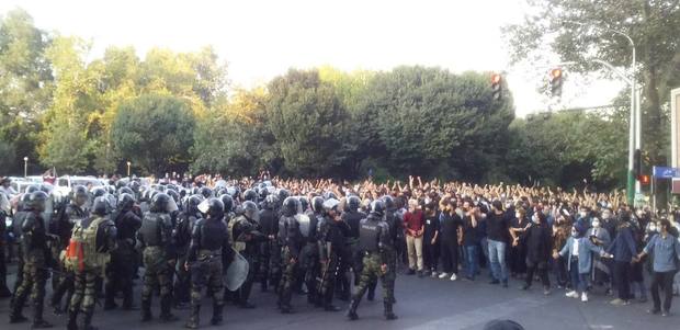 گزارش روزنامه ایران: تا امروز هیچ معترضی کشته نشده است