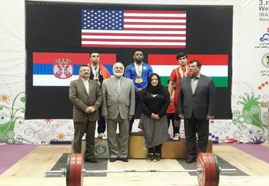 آمریکا اولین مدال جام فجر وزنه برداری را گرفت
