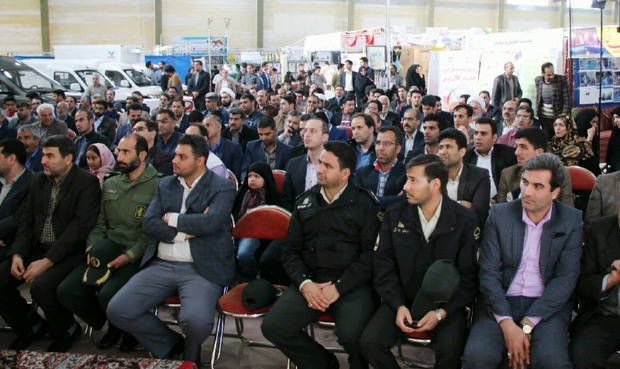 شب شعر فجر انقلاب در مهریز برگزار شد