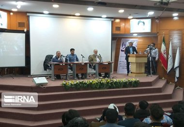 زلزله در مناظره