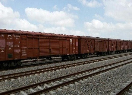 قطار باری در دیزباد نیشابور از ریل خارج شد