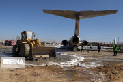 جابه‌جایی هواپیمای خارج شده از باند فرودگاه ماهشهر آغاز شد