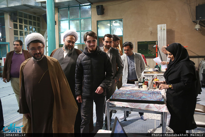بازدید سید حسن خمینی از کارگاه هنری "یار و یادگار" در حسینیه جماران