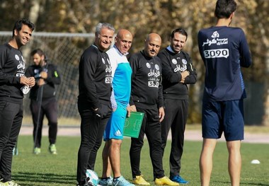 مربی استقلال به خاطر بدهی به بانک تعهد داد!
