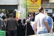 ازدحام جمعیت مقابل دفاتر پیشخوان دولت ورامین برای خرید سیم‌کارت