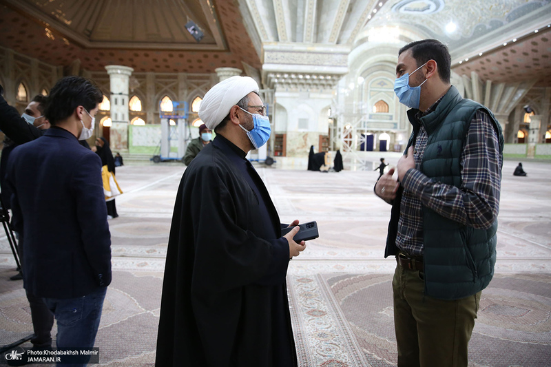 اقامه نماز بر پیکر مرحوم حاج محمد کمساری توسط سید حسن خمینی