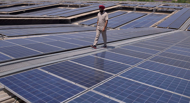 سرمایه‌گذاری آفریقای جنوبی و چین در صنایع نیروگاه‌های خورشیدی خوسف