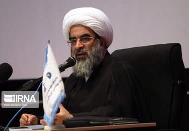 فاضل لنکرانی: عمل به تشخیص پزشکان برای حفظ جان مردم لازم است