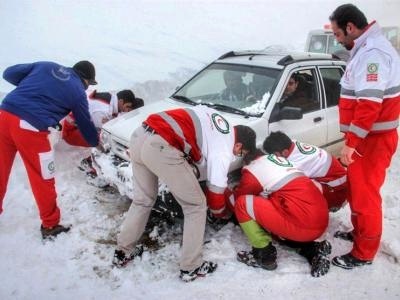 نجات 49خودروی گرفتار در برف در ییلاقات ماسال