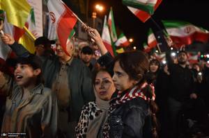 پنجاه و هشتمین اجتماع پر شور مردم در میدان انقلاب