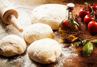 طرز تهیه خمیر پیتزا با ماست
