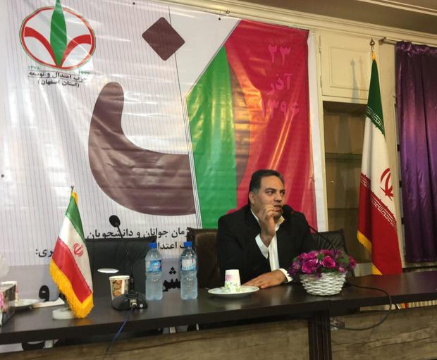 دبیر حزب اعتدال و توسعه اصفهان: برخی ها فراموش کرده اند که مجلس بودجه دو یا سه دوازدهم تصویب می کرد