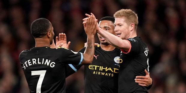  منچسترسیتی ۱۰ نفره برد را با شکست عوض کرد
