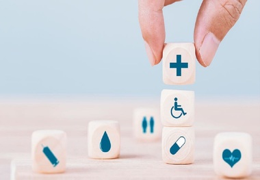 رئیس کانون کارگران بازنشستگان: بعد از تبدیل ارز 4200 به نیمایی هزینه درمان ما 200 درصد افزایش پیدا کرد/ بیمه تکمیلی طرف قرارداد، بدرستی به تعهدات خود عمل نمی کنند/ بیمارستان ها هم خدماتی ارائه نمی دهند