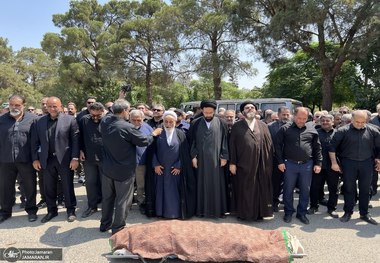 برادر ناطق نوری به خاک سپرده شد/ گزارش تصویری