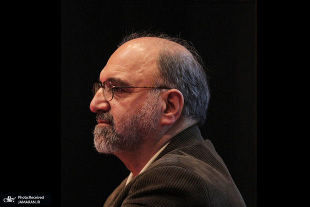 عبدالکریم سروش: مسئولان ایران تا حدود زیادی خویشتن‌داری می‌کنند و به تعبیری که خودشان گفتند به ندای معترضان گوش می‌کنند/ با چه رویی نخست وزیر اسرائیل حرف می زند وقتی به ایران حمله کردند و فکر می‌کنند می‌توانند مردم را بفریبند، چرا برخی را مسلح می‌کنید؟