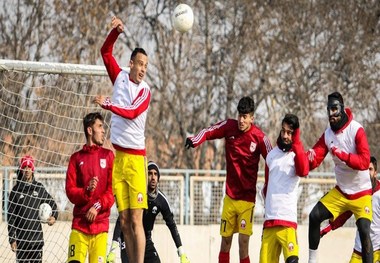 غیبت مهاجم الجزایری در تمرین تراکتور
