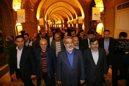 وزیر کشور از بناهای تاریخی قزوین بازدید کرد
