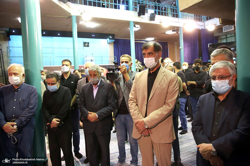 مراسم تشییع حجت الاسلام و المسلمین محتشمی پور در حسینیه جماران