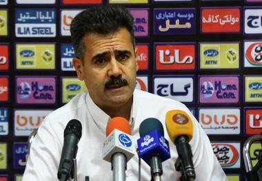 سرمربی فولاد خوزستان: فولاد مظلوم ترین تیم است  با نظر دایی مخالفم