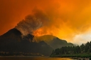عکس روز نشنال جئوگرافیک، آتش سوزیِ دره عقاب