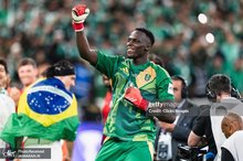 ویدیو| لحظه بالا بردن جام قهرمانی لیگ نخبگان آسیا توسط ادوارد مندی