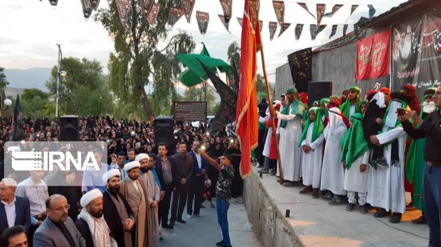 اهتزاز پرچم سرخ حسینی در فورگ داراب، آیین ثبت‌شده در میراث معنوی