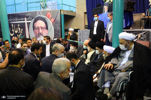 مراسم وداع با پیکر حجت الاسلام و المسلمین سید محمود دعایی در حسینیه جماران -3