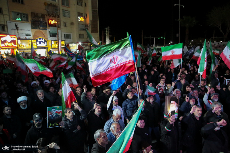 حرکت دسته مردمى پرچمداران ایران به مناسبت روز جمهوری اسلامی ایران-۲